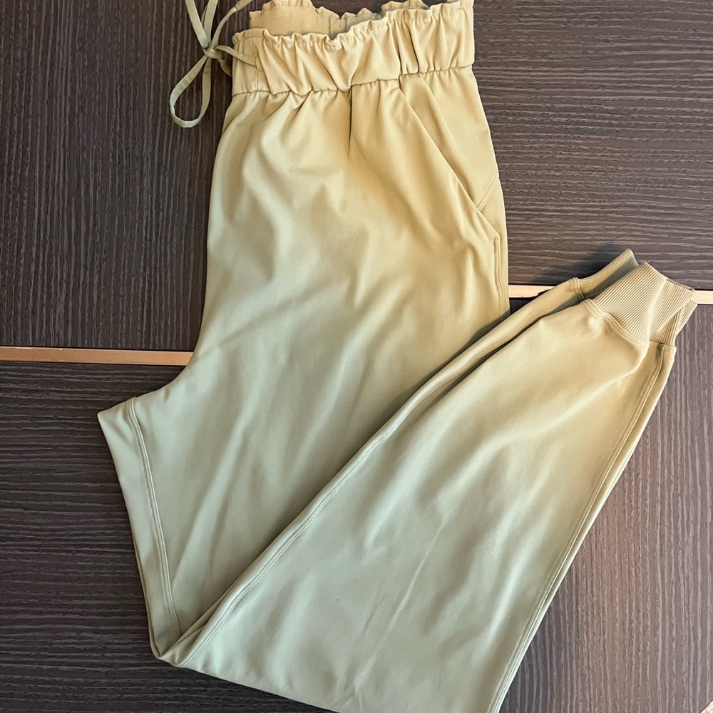 Lululemon High Rise Stretch Joggers